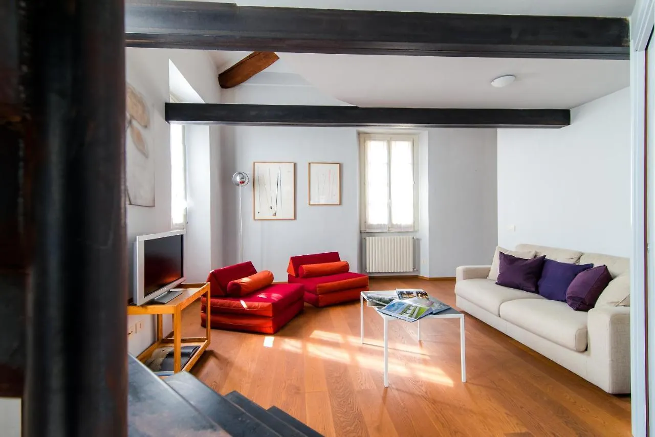 Antica Via Volta - The House Of Travelers Apartment Como
