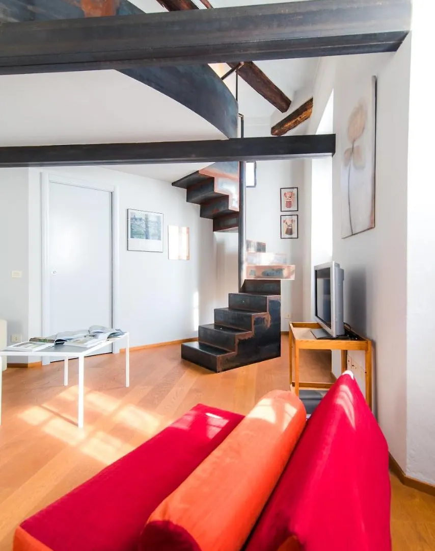 Antica Via Volta - The House Of Travelers Apartment Como 0*,  Italy