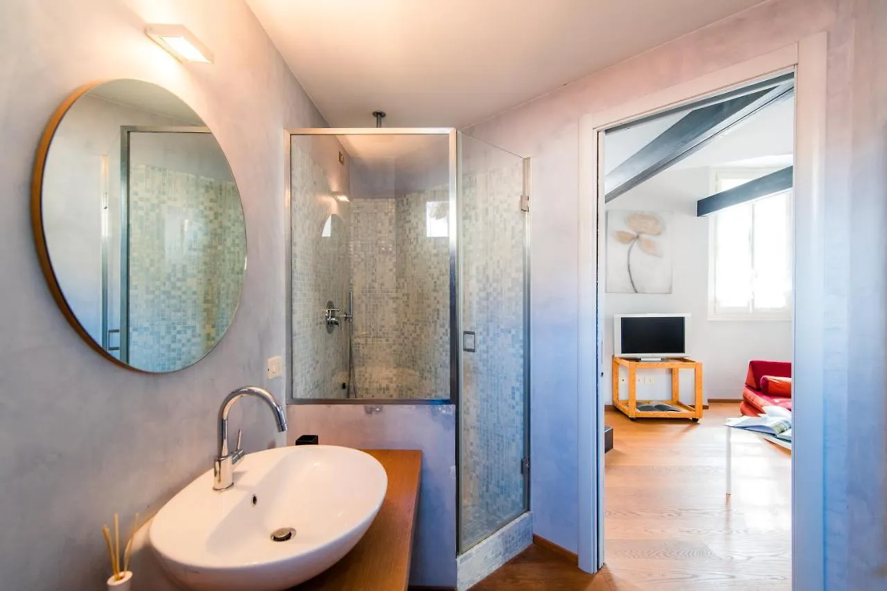 Antica Via Volta - The House Of Travelers Apartment Como 0*,