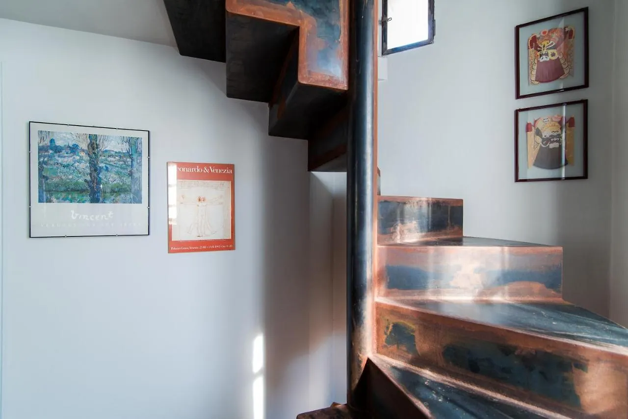Antica Via Volta - The House Of Travelers Apartment Como 0*,  Italy